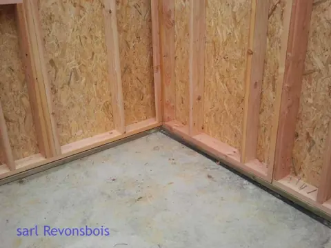 Angle intérieur de murs à ossature bois en OSB