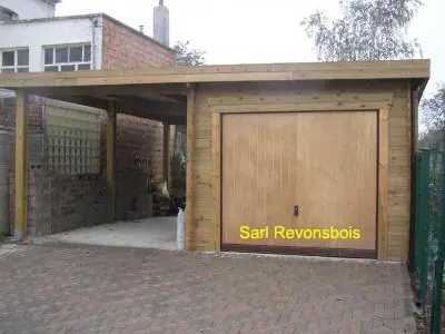 Garage toit plat avec carport sur pavés