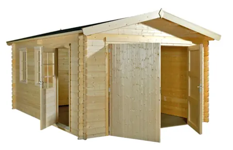 Garage en madriers sur fond blanc, portes ouvertes