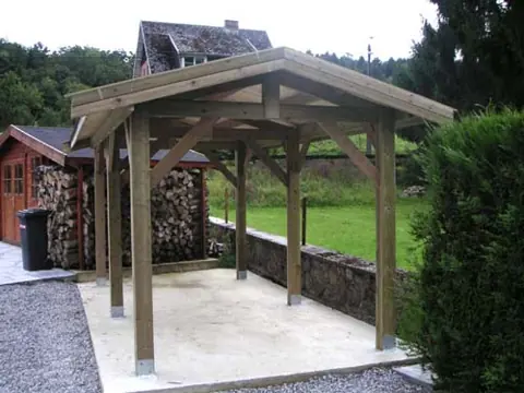 Carport double bois, toit deux pans, bûcher latéral